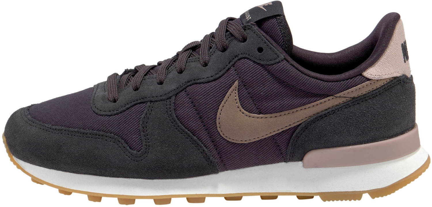 nike internationalist 2020
