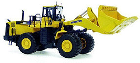 Universal Hobbies Komatsu WA600 (8008)