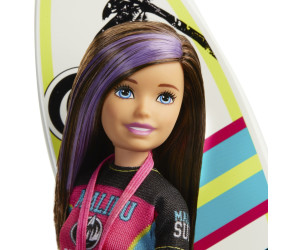 Barbie GHK36 Traumvilla Abenteuer Surferin Skipper Puppe in Surfmode mit Zubeh 