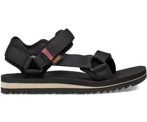 teva trail universal
