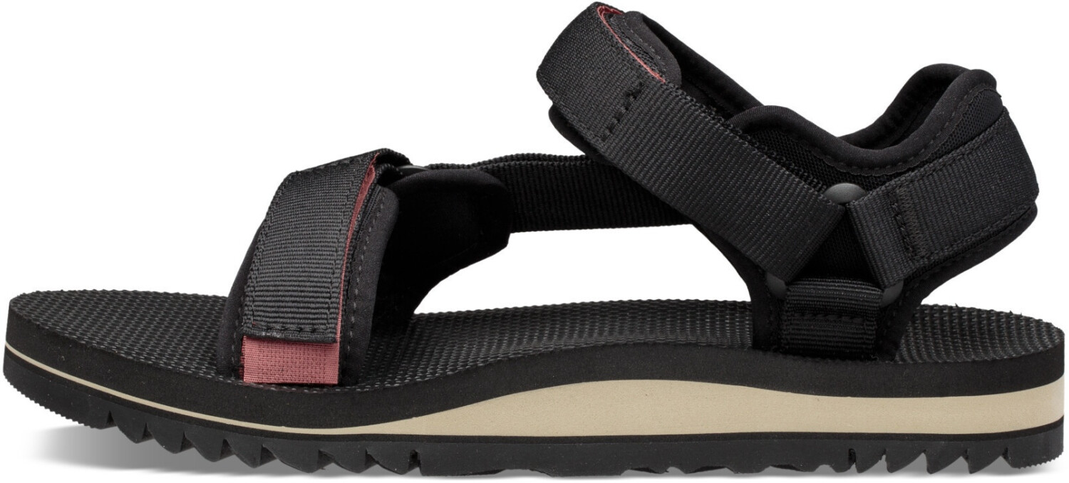 teva trail universal