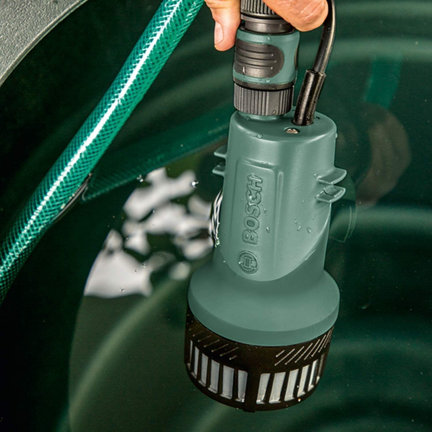 Bosch Pompe à eau Submersible sans fil GardenPump 18 (1x batterie