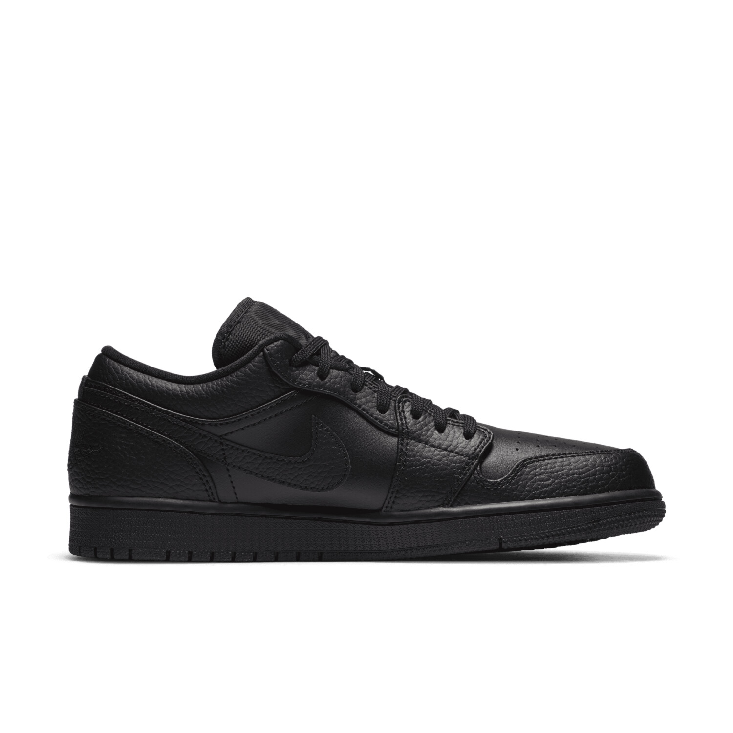 All black nike low tops discount