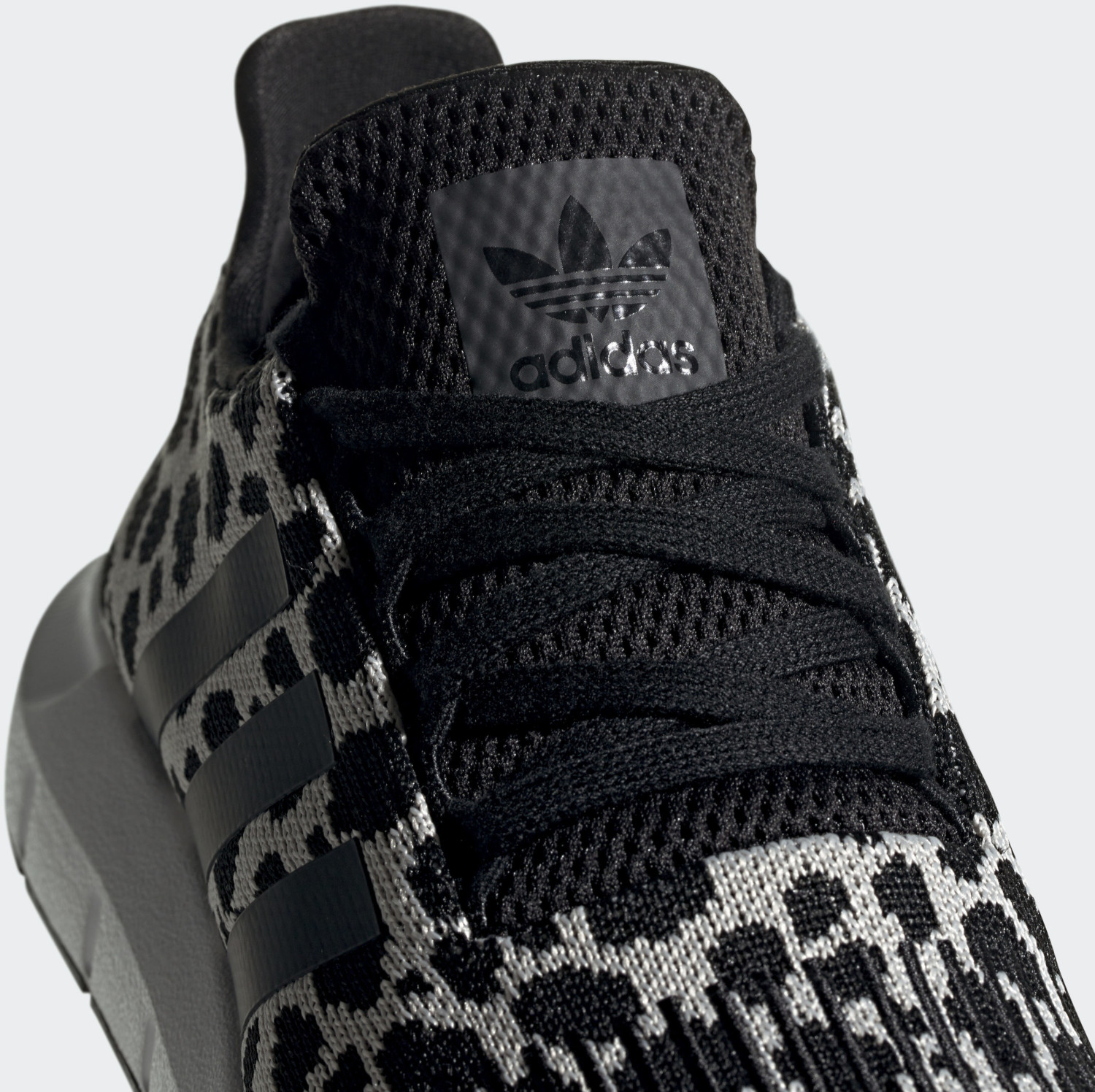 Swift run women's black and white on sale