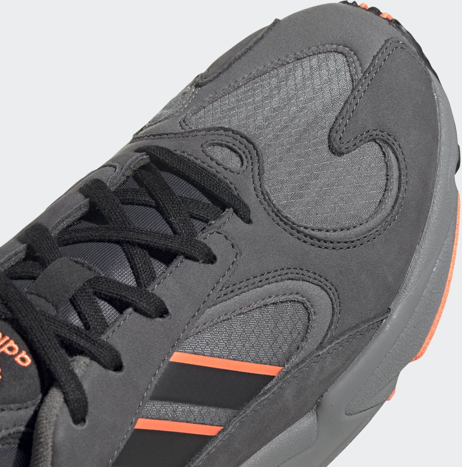Adidas yung 1 hotsell noir et blanche
