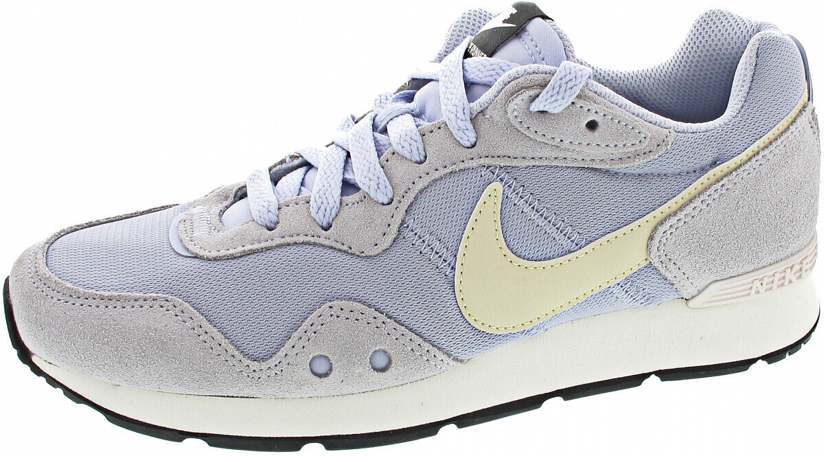 nike women's venture runner sneaker
