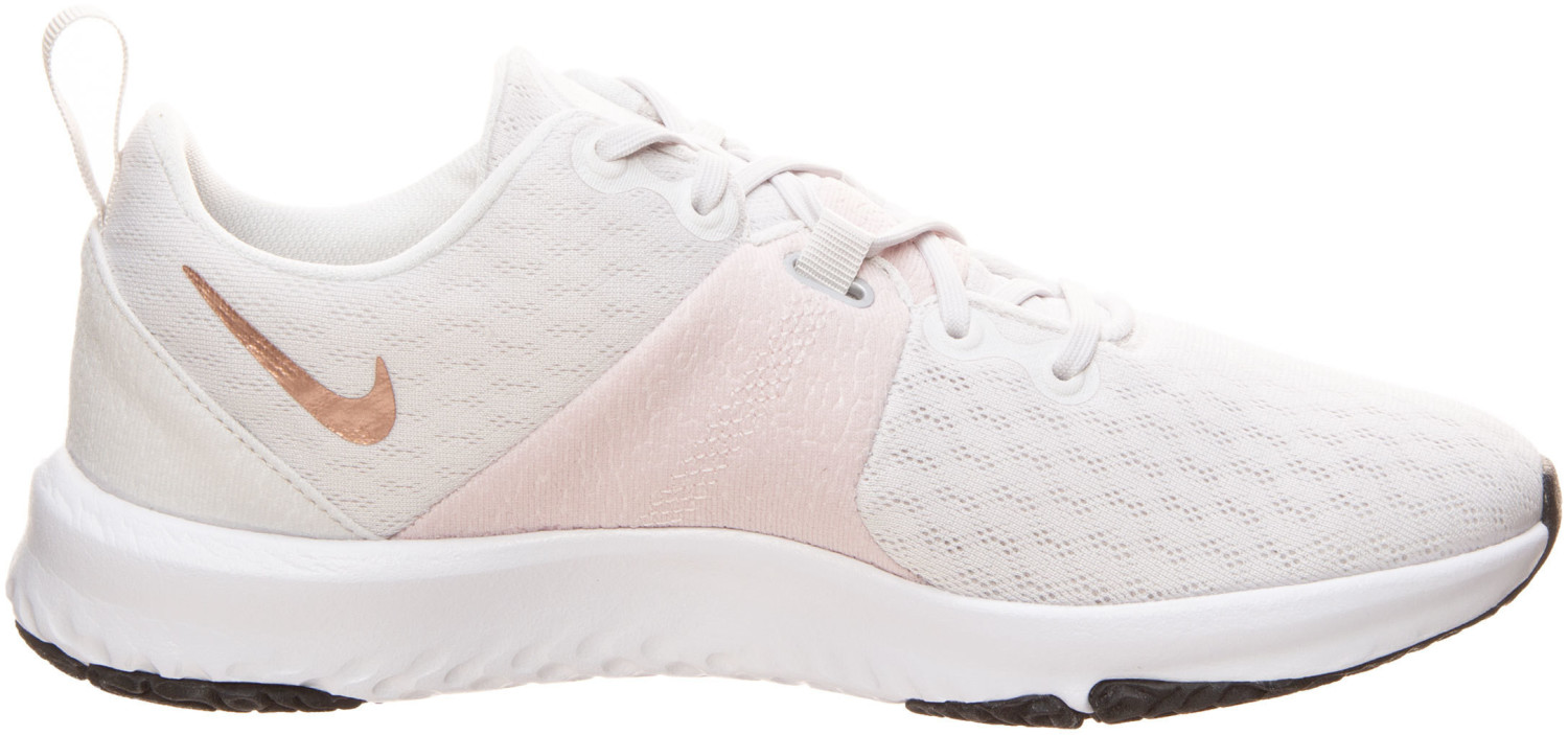mamba focus white black