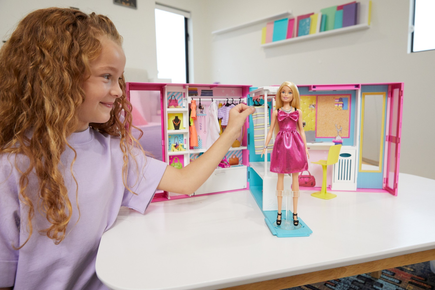 Barbie : Poupée et coffret dressing deluxe - La Grande Récré