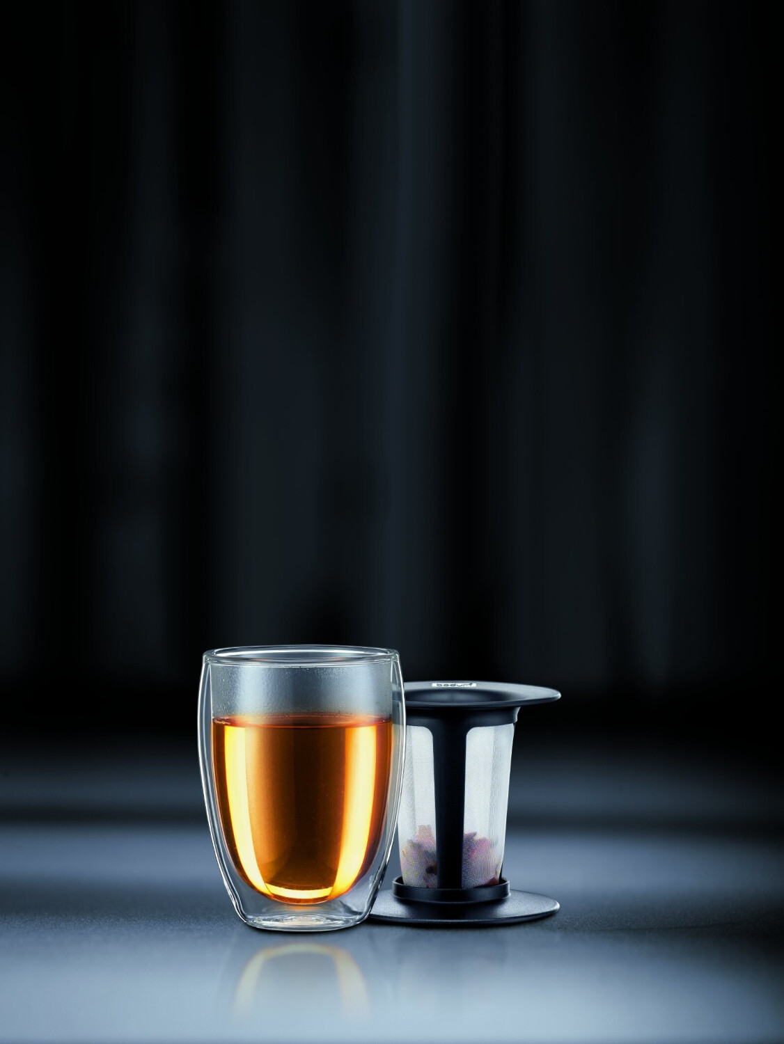 Bodum Bodum Tea glass with plastic filter, double-walled, 0.35 l - side view