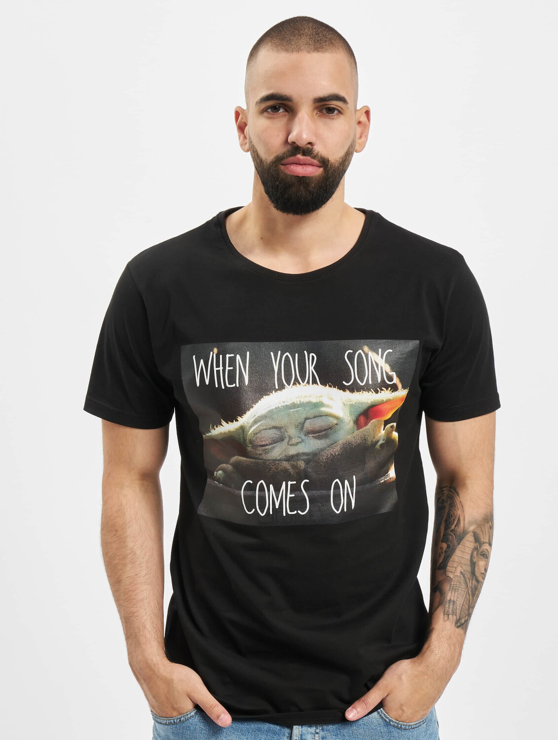 Merchcode T-Shirt Baby Yoda Song black (MC56100007)