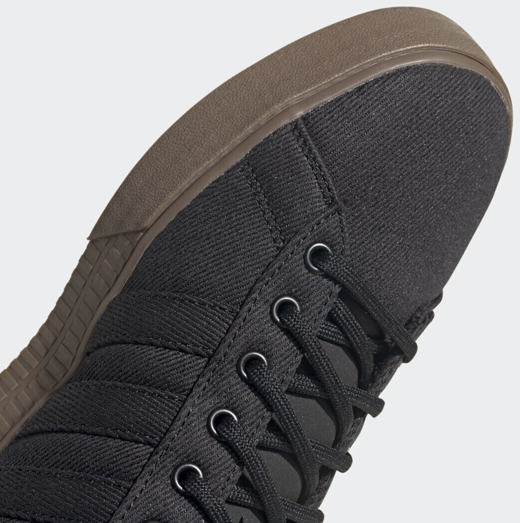 Adidas Daily 3.0 40 Core Black/Core Black/Gum Twill ab 90,60 â¬ | Preisvergleich bei idealo.de