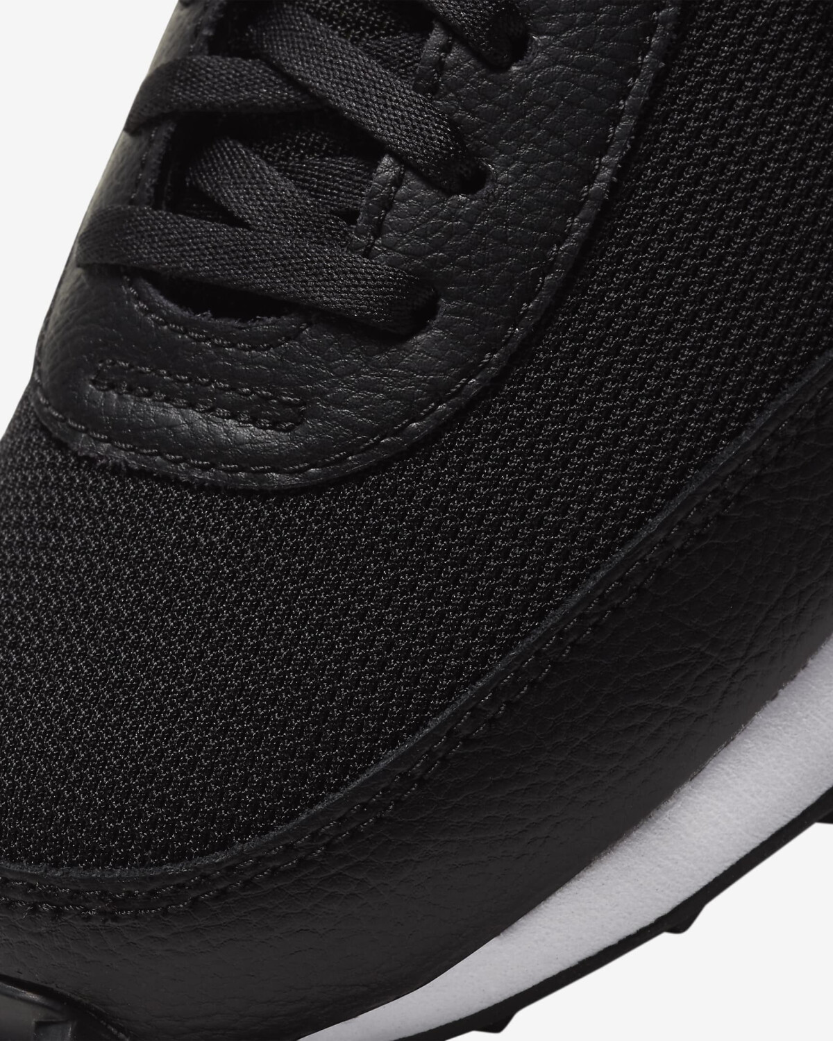 Buy Nike Daybreak Women black/metallic gold/white/black from £72.00