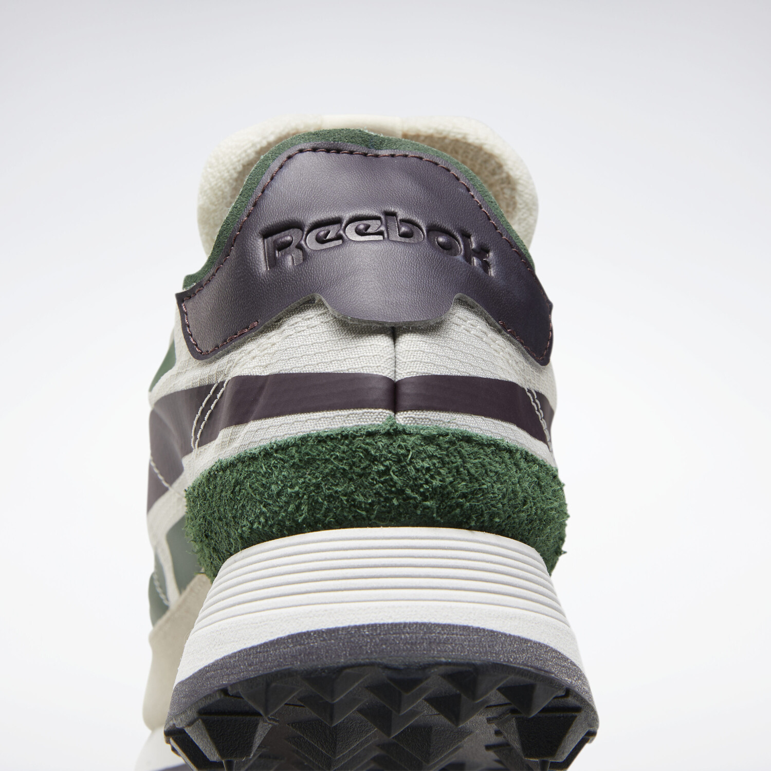 reebok classic legacy alabaster