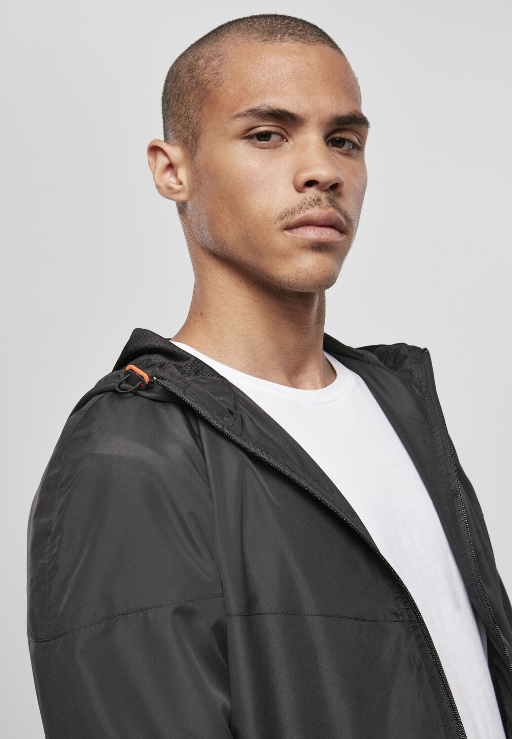 Urban Classics Herren Windjacke Aus Recyceltem Polyester – Wasserabweisend, Mit Kapuze, Lässige Übergangsjacke