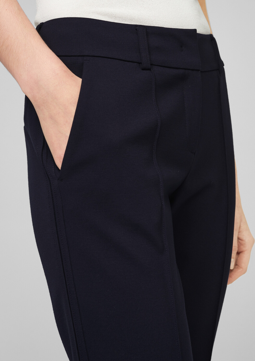 S.Oliver Herrenhose Lang – Slim Fit, Leichte Waschung, 3D-Bügelfalten