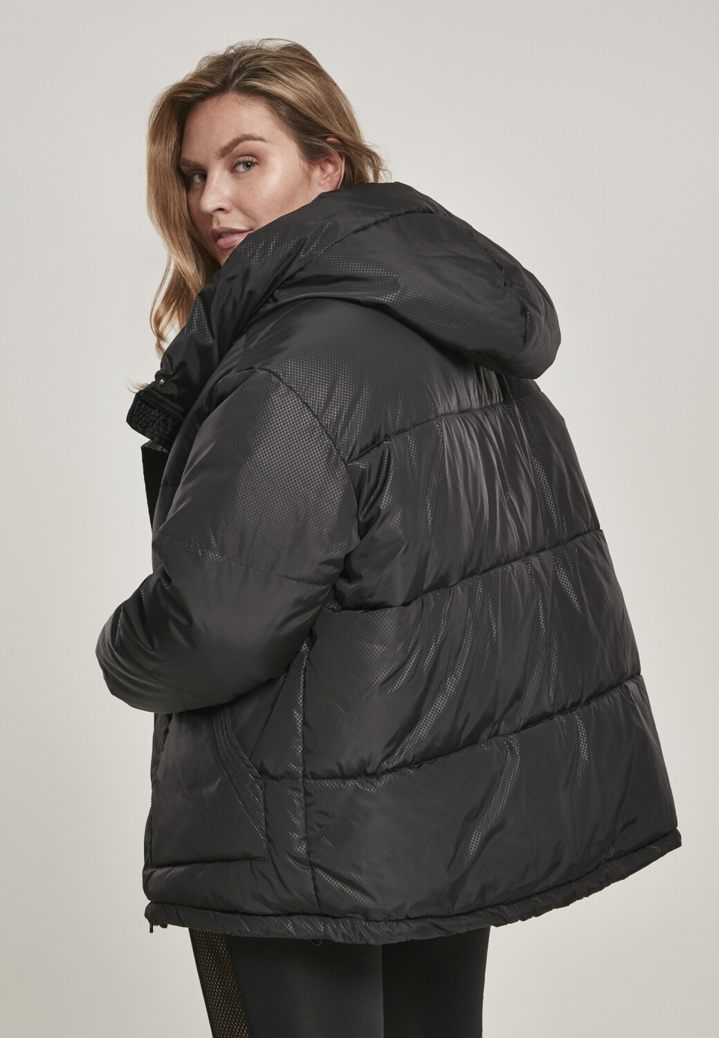 Urban Classics Ladies Oversized Hooded Puffer Black (TB3067-00007-0037)  schwarz ab 29,87 € | Preisvergleich bei