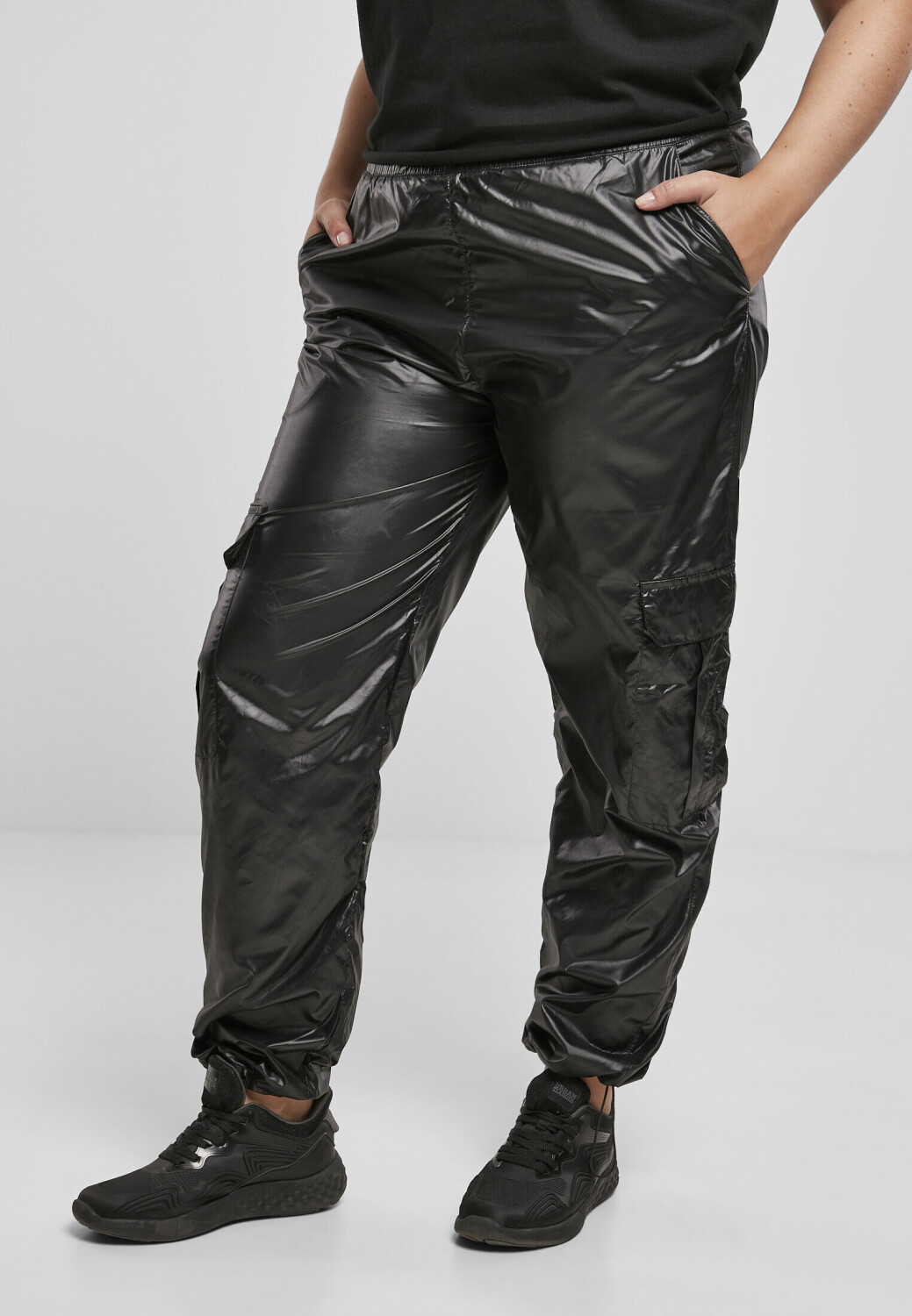 Urban Classics Ladies Shiny Cargo Track Pants Black (TB3987000070037) schwarz ab 39,90