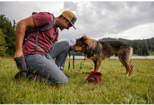 Ruffwear Gamelle pliable pour chien fired brick M Ruffwear Gamelle pliable pour chien fired brick M