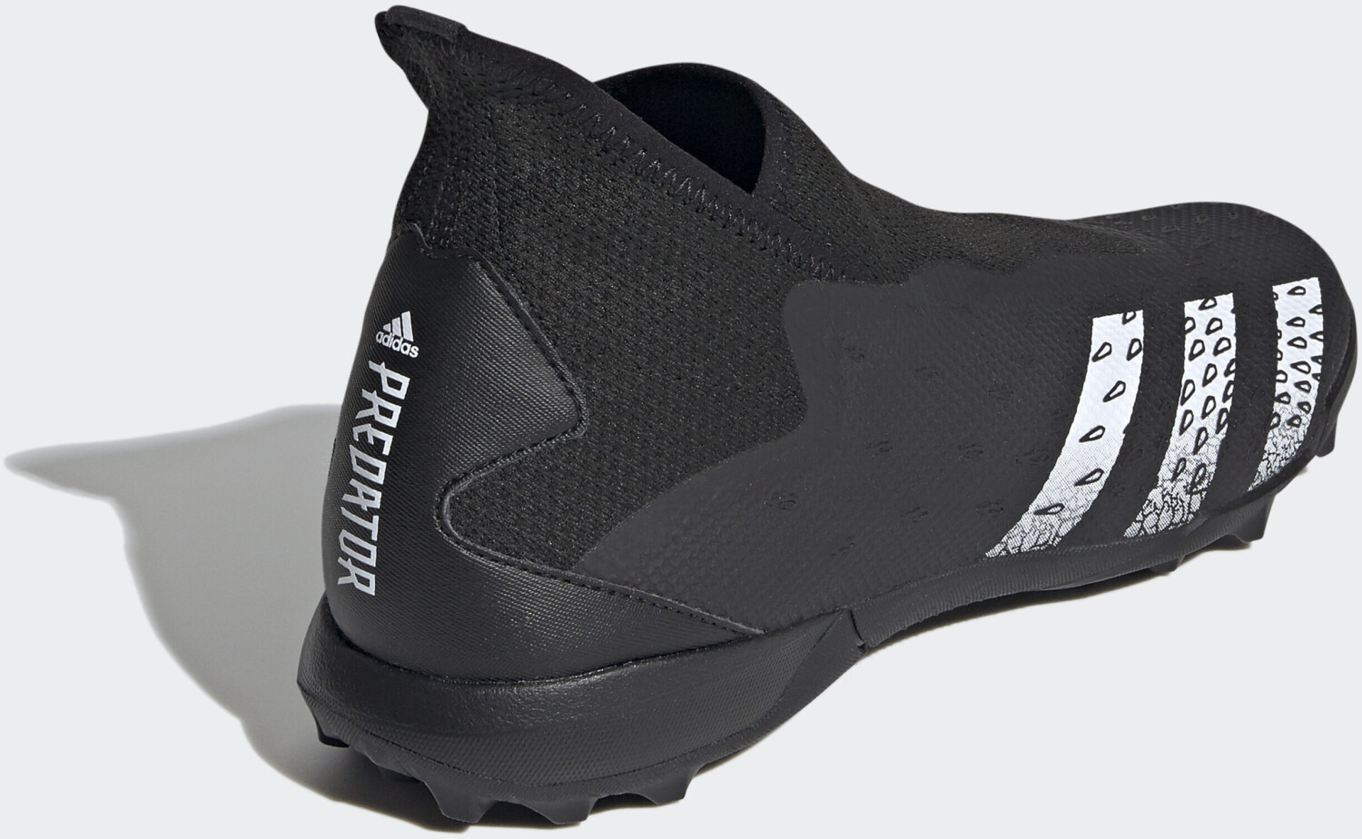 adidas predator freak laceless black