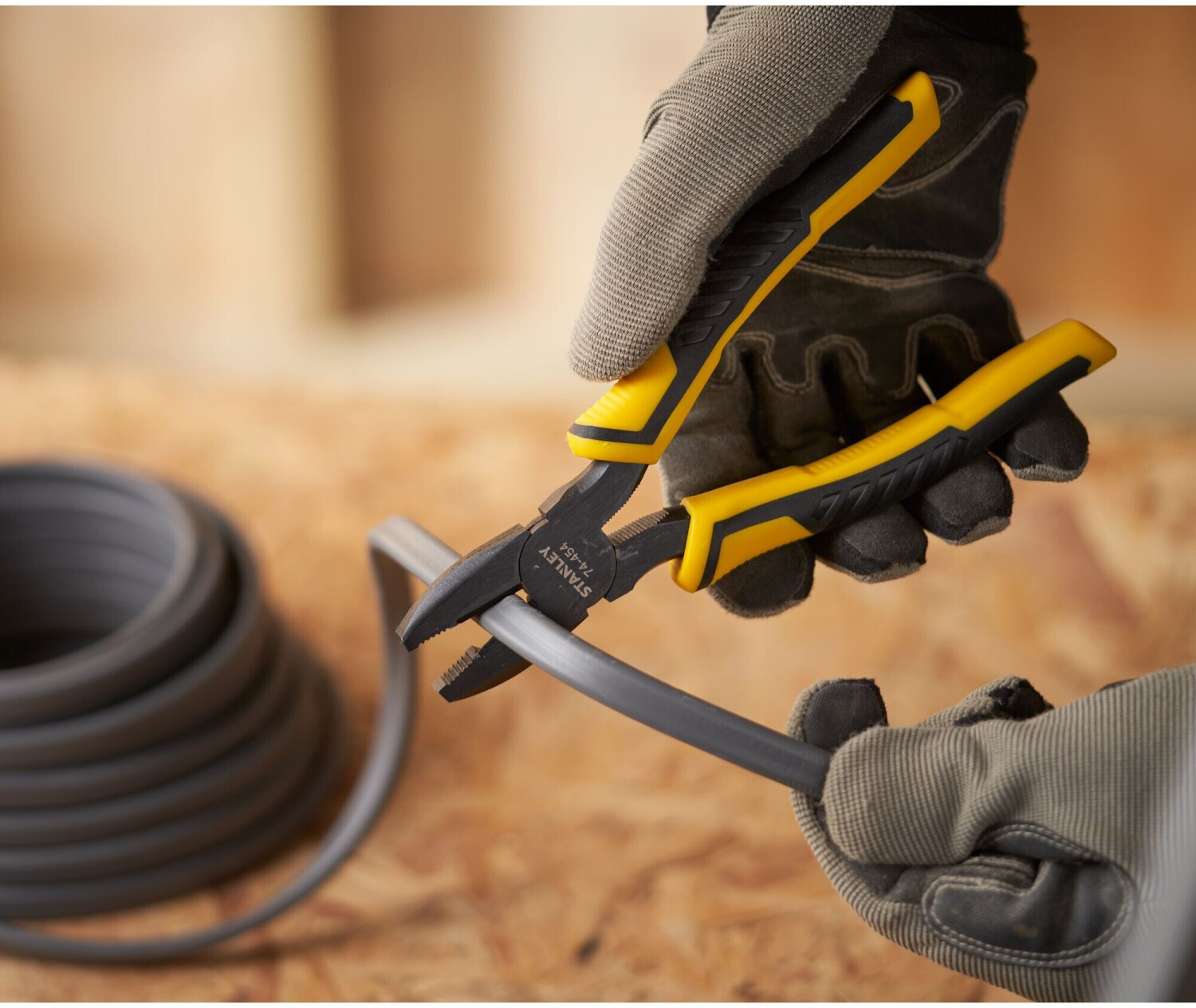 Buy Stanley STA074367 Combination Pliers from £11.57 (Today) Best