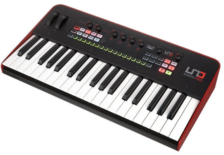 IK Multimedia UNO Synth Pro