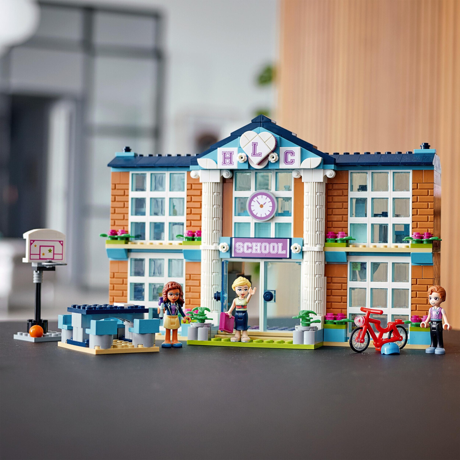 LEGO Friends - L'école de Heartlake City (41682) au meilleur prix sur
