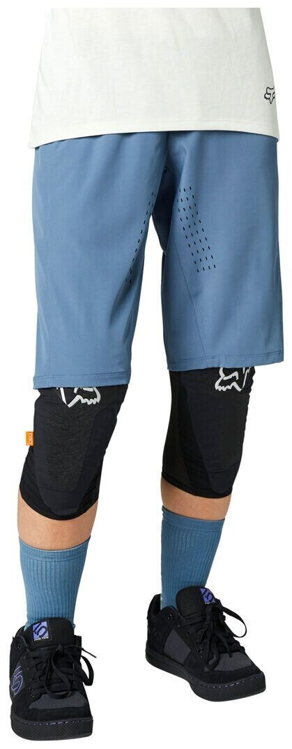 oversized black sunglasses