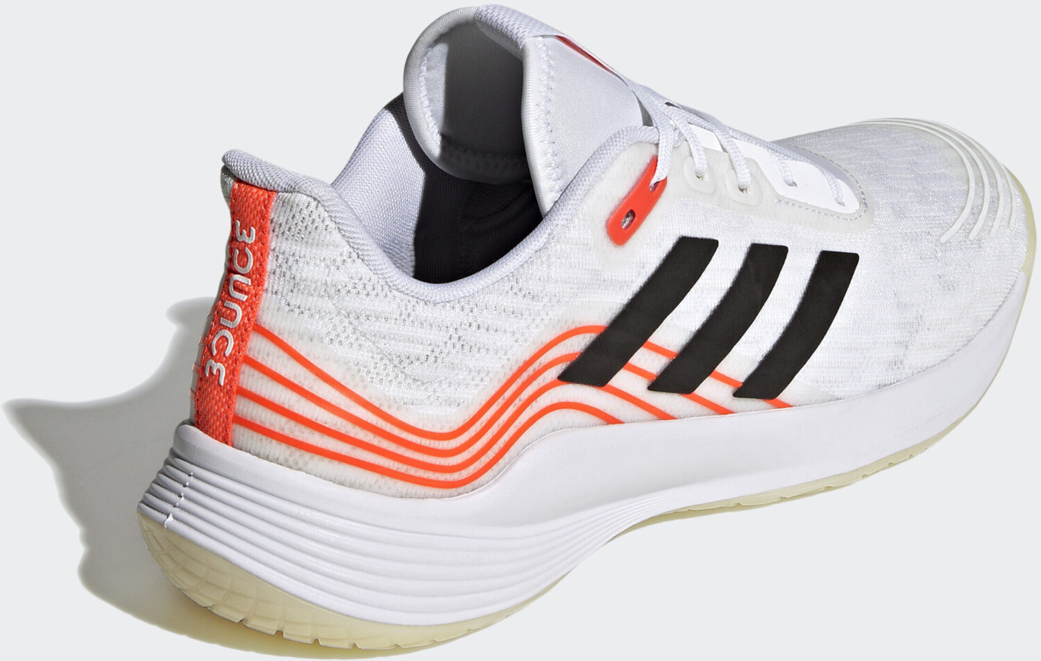 Adidas Novaflight Tokyo Cloud White/Core Black/Solar Red (GW2320) au meilleur prix sur idealo.fr