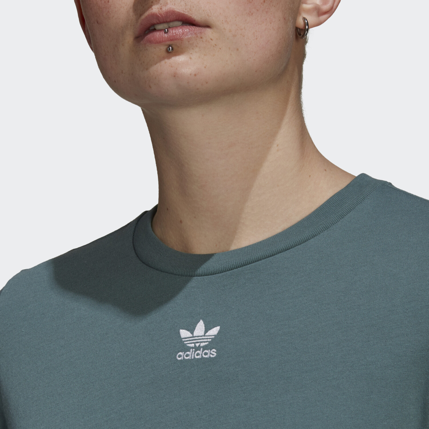 Buy Adidas Adicolor Classics Roll-Up Sleeve Crop-Top hazy emerald (GN2808) from Â£12.60 (Today 