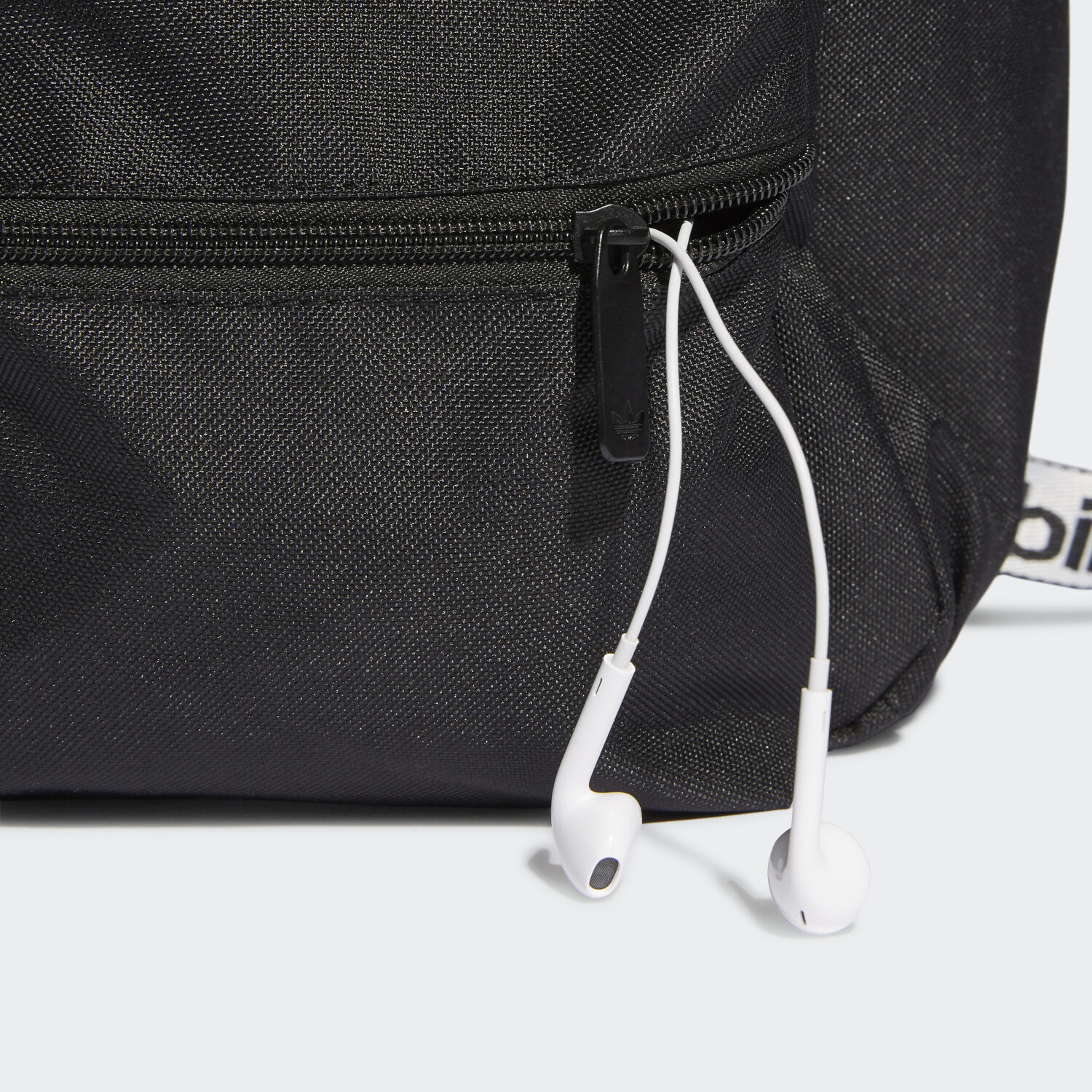 Adicolor classic best sale backpack black