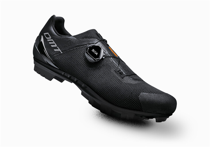 DMT KM4 black/black