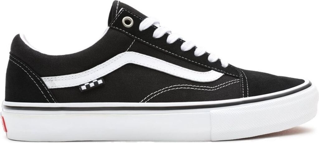 Vans old skool shop pro on foot