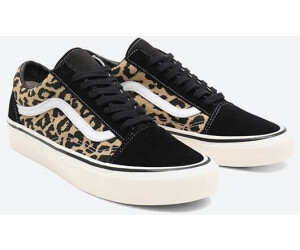 vans black tan