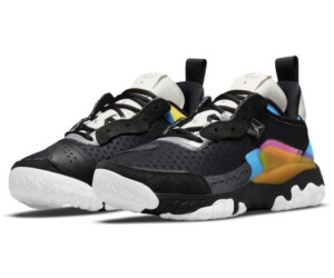 black jordan delta 2