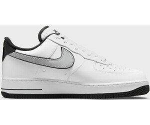 nike reverse swoosh