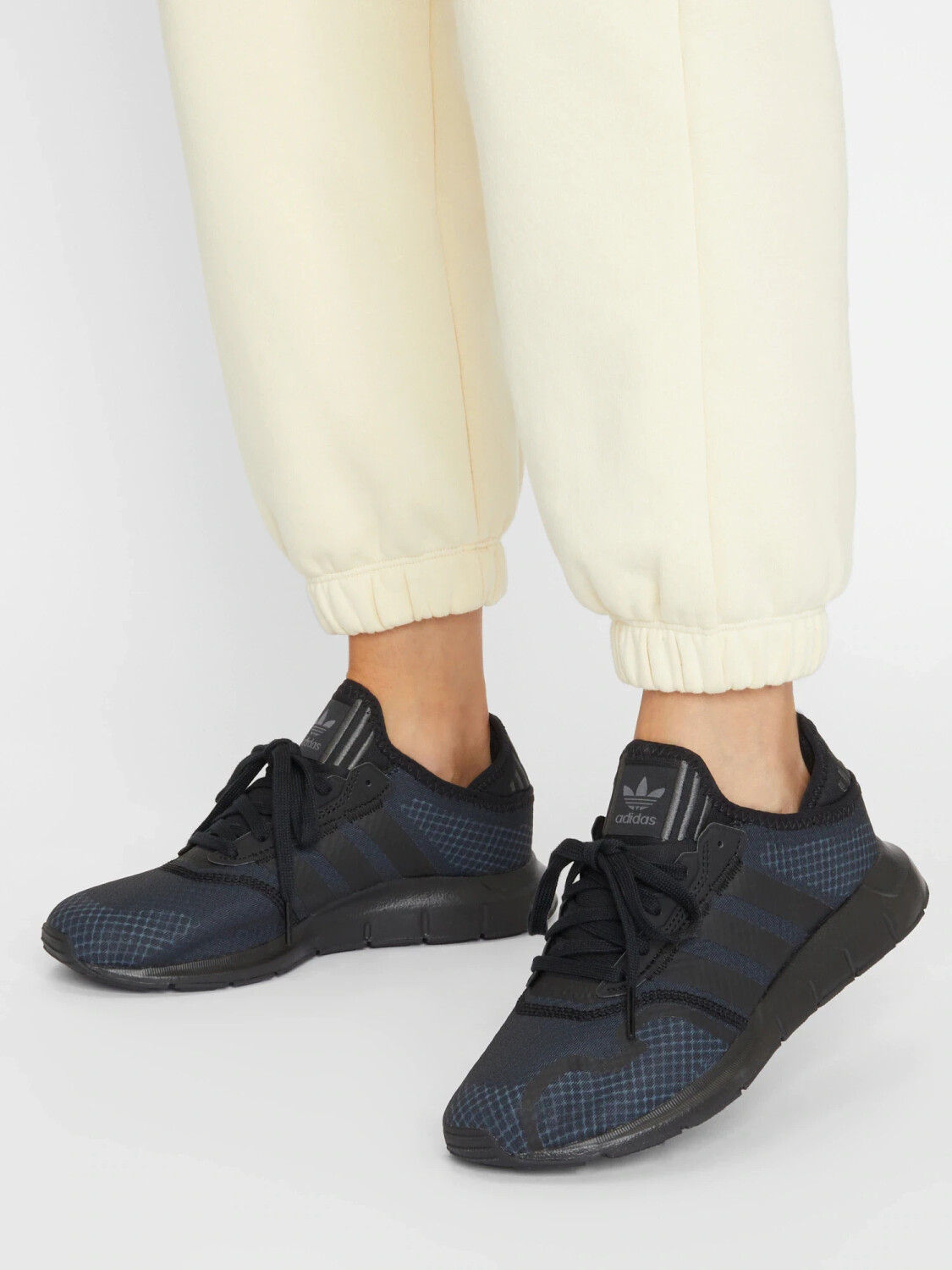 Adidas Swift Run X black black black ab 39 99 Preisvergleich bei idealo