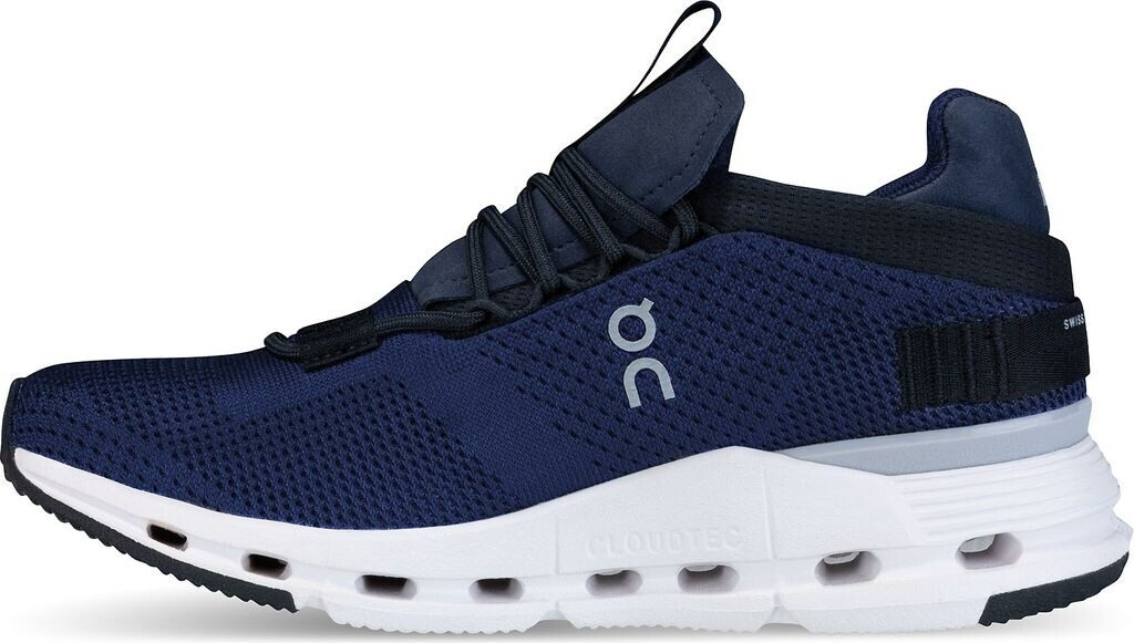 On Cloudnova (2000001) navy