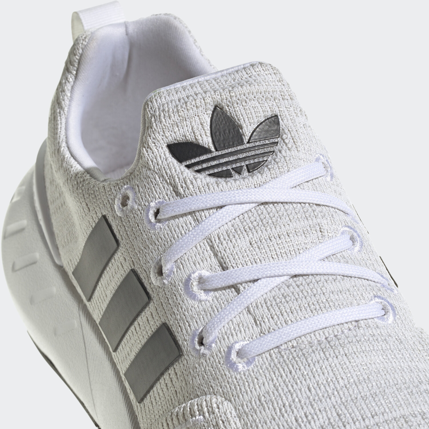 Swift run white black grey top
