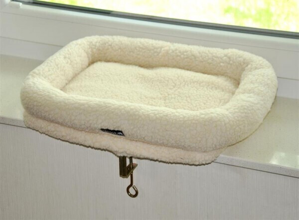 Nanook Window Bed Teddy