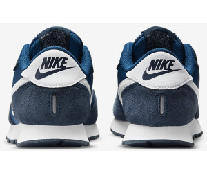 Nike md runner deals youth