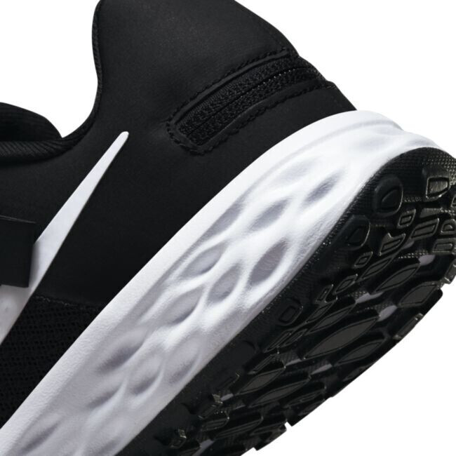 Nike revolution fly easy hotsell