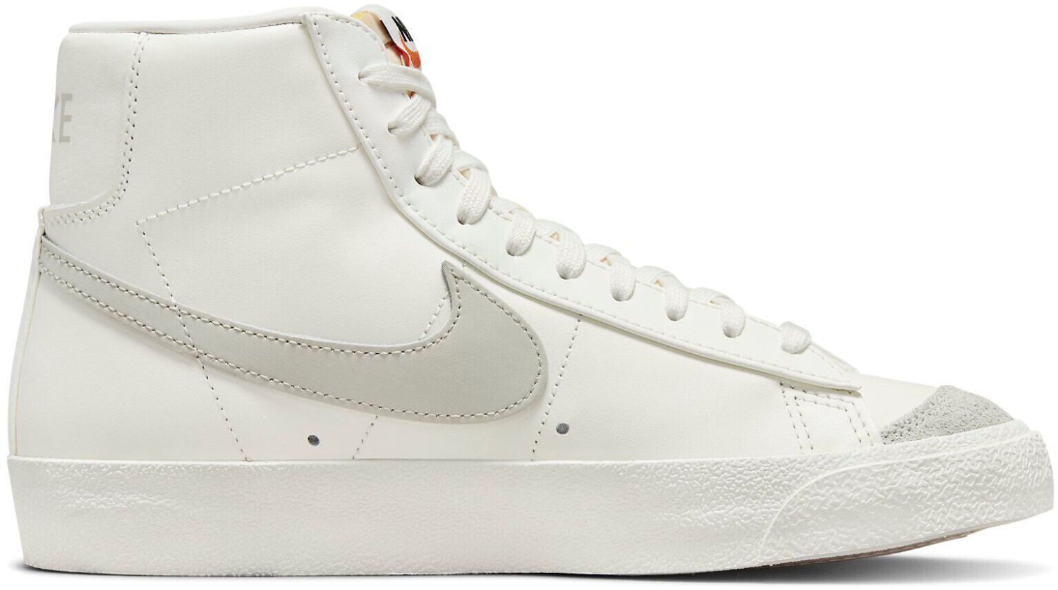 Buy Nike Blazer Mid 77 Vintage sail light bone black from 69.99