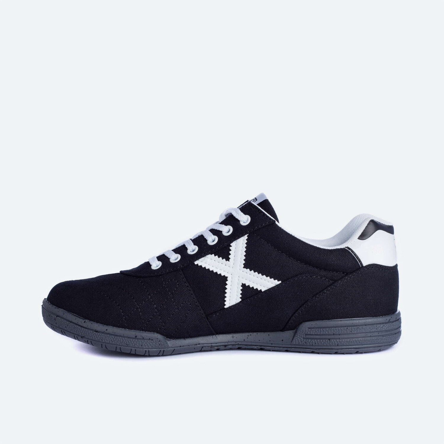 Munich G3 Canvas 258 black