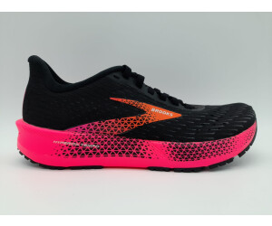 Hot pink on sale brooks running shoes