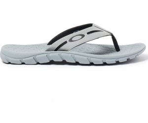 Oakley flip flops sale best sale