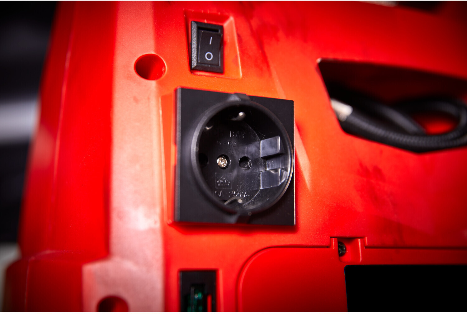 Formula 1 10834 Tragbare 12V Energiestation Auto Starthilfe, Powerstation  mit Luftkompressor, 220-230V Spannungsumwandler, Steckdose, USB