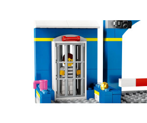 LEGO City - Inseguimento alla Stazione di Polizia (60370) a € 24,57 (oggi)
