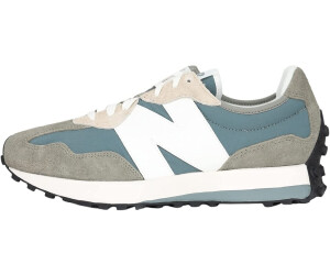 Who sells outlet new balance