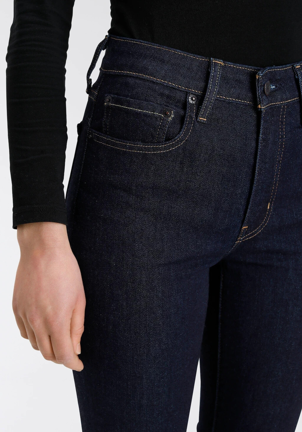 Levi Women's 725 High Rise Bootcut Jeans in Dark Indigo Rinse