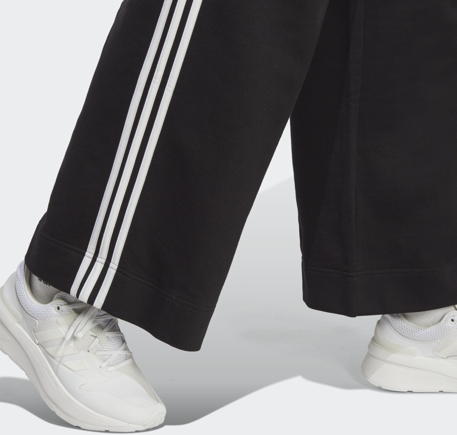 Adidas Essentials 3-Streifen French Terry Wide Hose (IC8775) schwarz/weß ab  48,00 € (Februar 2024 Preise) | Preisvergleich bei
